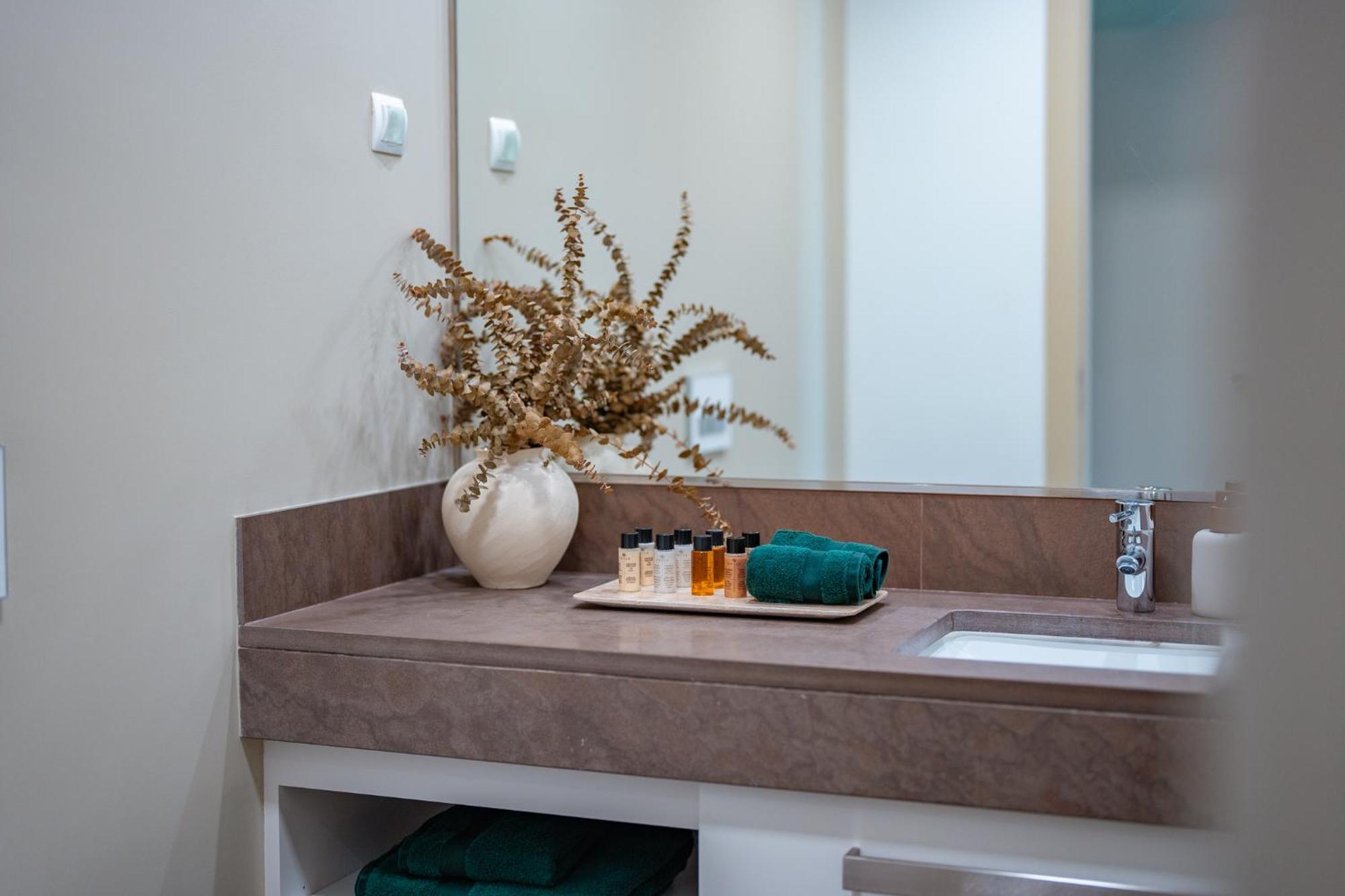 Suite 107 - Two Bedroom Apartment Funchal  Buitenkant foto